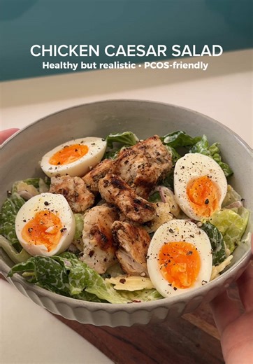 Healthier Chicken Caesar Salad 🥗✨ (serves 2) Juicy chicken, creamy lighter dressing… and sooo satisfying 🤌 You’ll need: • 1 large chicken breast (coated in garlic powder, olive oil & mixed herbs) • ½ red onion • Cos lettuce, diced (enough for 2 servings) • 40g parmesan cheese • Salt & pepper • 4 boiled eggs Dressing: • 2 tbsp Greek yogurt • Handful of parmesan • Juice of ½ fresh lemon • Salt & pepper • 1 tsp Dijon mustard Method: Cook chicken until golden & cooked through, slice, toss everythi