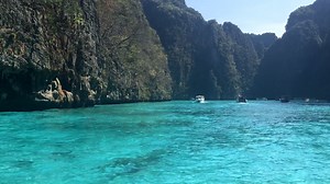 Inselhopping in Thailand - ein einzigartiges Abenteuer erwartet euch! 😍☀🌴 15 Tage an 4 Orten mit Hotels, Fähren & Flügen nur 643,50€ >> https://www.urlaubsguru.de/?f=1373465 Erlebt Bangkok, Phuket, Koh Phi Phi und Krabi in nur einem Trip! | urlaubsguru.de