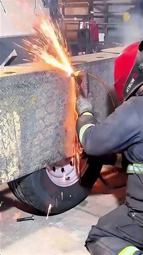 Fast and Efficient Steel Plate Cutting Process - Good tools and machinery make work easy