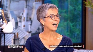 Elle a décidé d'adopter seule 3 enfants ! Depuis quelques années, elle les accompagne dans la recherche de leurs origines : au Rwanda, à Madagascar et au Brésil. Ils se sont lancés dans la belle et grande aventure qu'est l’adoption. Le projet de toute une vie, devenir parents. Un feu d’artifice d’émotion et de découverte à 13h50 sur France 2. | Ça commence aujourd'hui