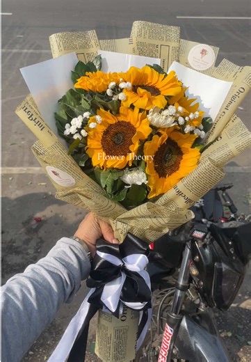 𝐀 𝐥𝐢𝐭𝐭𝐥𝐞 𝐬𝐮𝐧𝐬𝐡𝐢𝐧𝐞,𝐜𝐨𝐮𝐫𝐭𝐞𝐬𝐲 𝐨𝐟 𝐅𝐥𝐨𝐰𝐞𝐫 𝐓𝐡𝐞𝐨𝐫𝐲 🌻 . Because of a busy schedule, unable to make your loved one feel truly special this Valentine’s Day? 🥺🌹 Love doesn’t need a grand occasion— sometimes, a small surprise speaks the loudest 🎁✨ . Valentine’s Day isn’t just a date, it’s a feeling meant to be felt 💐 . As they say, “Actions speak louder than words.” Let your unspoken emotions be delivered with Flower Theory’s premium Valentine bouquets. We don’t jus