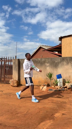 TIE SITHOLE on Instagram: "☀️ Beat the scorching heat with an ice-cold @sprite_rsa! Grab yours, scan, and sip your way to winning awesome prizes! 💚🧊 #ReturntheLove #Spritesa #Spriterefreshes"