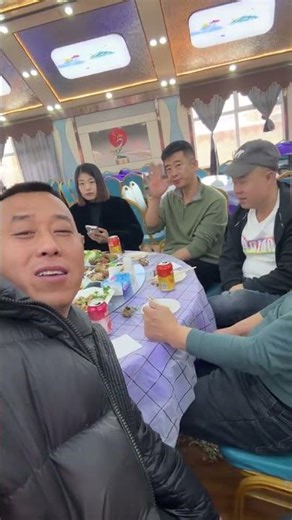 Dramatic Transformations: He Baiwan's Art of Storytelling