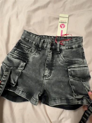 Discover Stylish Size 36 Fashion Finds