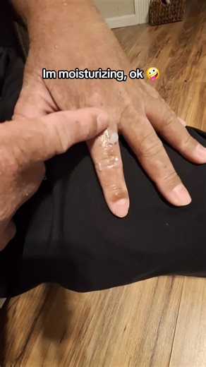 Ointment, lotions or creams? #eczema #dryskin #asmrsounds | dry skin