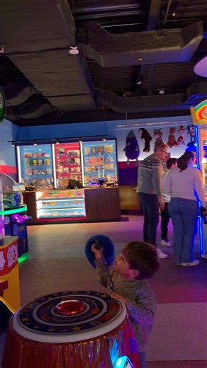 Not just Mama and Papa were enjoying but also our little man Adlai 🥰 And He got three gifts coming from the points that we earned !Yehey! Happy Adlai !🥰 #centerparcs #gametown #playtime #familytime #bonding #highlight #vacation #vacationmode | Beth Duivestein