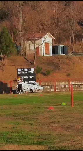 Target Bowling#sportscomplex#unfreezmyaccount #foryoumyvideos #repost #growmyaccount #kashmiri#💯 #🏏 #qamii08 #Abdii #Iqramzakir17 #tayyabjii939 #🏏