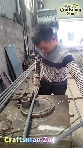 Threaded steel bar bending machine for bending coarse threaded steel bars