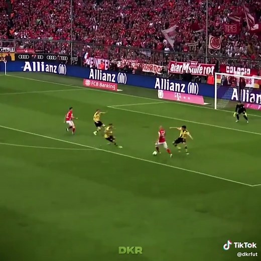 Robben's Best Goals and Skills in Football