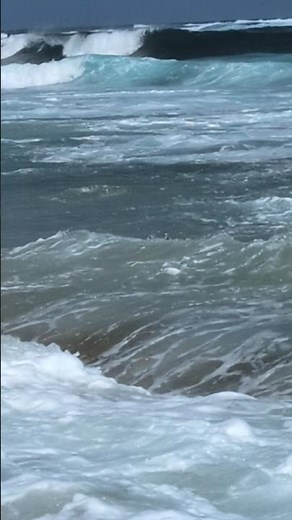 Huge surf at Shipwreck Beach in front of Hyatt
