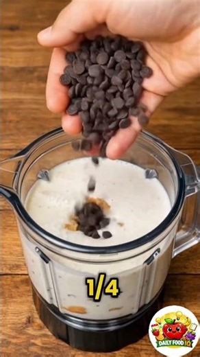 Only 5 simple ingredients for the creamiest peanut butter ice cream! 🥜🍦