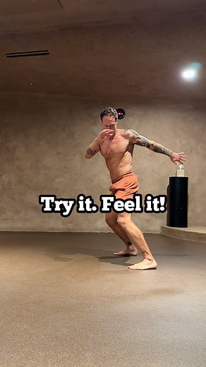Tag someone who should try this flow 🔥 Download the LeoMoves app and unlock 1000 exercises packed into full workouts and programs 🔥 Available in the Apple and Google Play store ✅ Here’s my recommendation: 45 seconds of work, followed by 45 seconds of rest. Repeat for 2-5 rounds without stopping🙌🏼 You’re welcome 💪🏼 | LeoMoves
