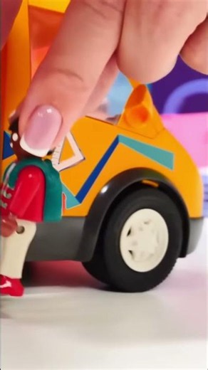 Ayşe brought a new toy bus! #babygame