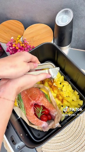 Crispy Air Fryer Salmon and Potatoes Recipe