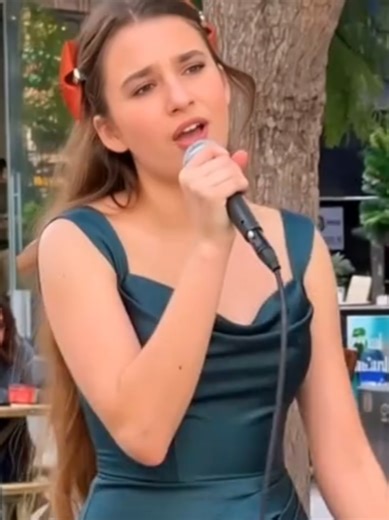 A Beautiful Violin Cover of Popular Songs