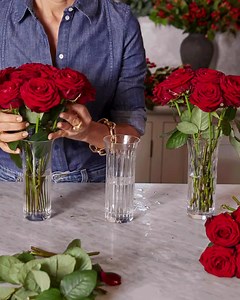 For a truly extraordinary gift, look no further than the Baccarat vase set. We will deliver 30 of your rose variety of choice with a trio of cut crystal Baccarat vases. . Extraordinary gifts. Delivered. . #flowers #roses #gifts #baccarat #vases #christmas #FLOWERBX | FLOWERBX
