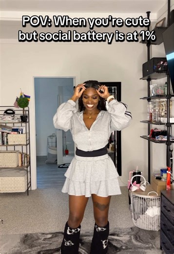 I’m a ambivert by skill and a #introvert by nature. It’s draining being a #cutiepatotie and a #baddie at the same time having to deal with constant public attention when you’re naturally a homebody. 😆 #PublicStares #MainCharacterEnergy