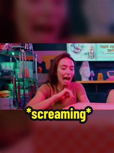 blind mystery box feeling hands only challenge #blindbox #mysterybox #handinbox #whatsonthebox #scary @Spiegelworld @DISCOSHOW @Virginia Crouse