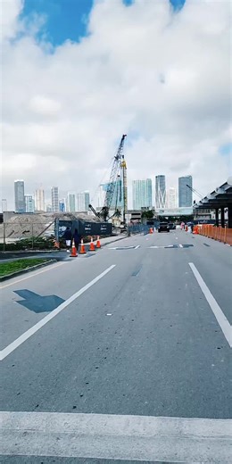 #PORTMIAMI TERMINAL F Explaining distance from parking garage G and parking lot E #tiktoklive #livehighlights