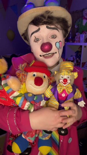 They’re just little guys #clowndolls #clowncollection #clown #collection