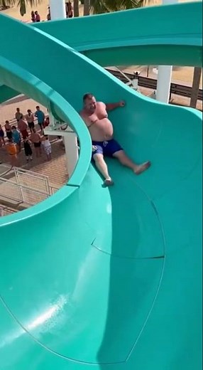 INSANE Waterslide SPLITS FAIL! 😂#shorts #AI #funny #fail#ComedyShorts #AIVideo #ViralShorts #funny