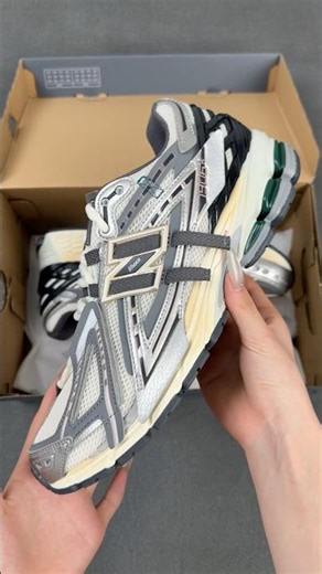New Balance 1906 Review | Clean Everyday Sneaker with Great Support?