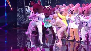 838K views · 190 reactions | Will neverrrrrr forget the first time Ozuna performed "La Funka," live at the 2021 #VMAs!   There are even more  performances coming your way this year! Tune into the 2022 Video Music Awards on August 28 to catch 'em all. | MTV | Facebook