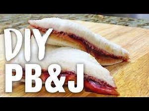 HOW TO MAKE A PB&J SANDWICH