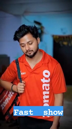 Lacagtiisa intey kadhameysey ayey ninkale guursatey lakin....... follow dhoho ciwaanka si aad marwalba ulasocoto | Fast show