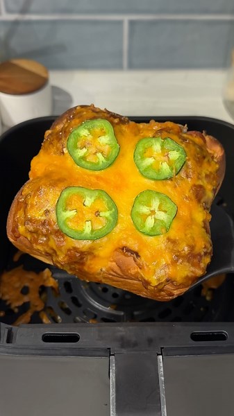 viral chili cheese dog hawaiian rolls recipe 🌭#recipe #food #cooking #shorts #easyrecipe #foodie