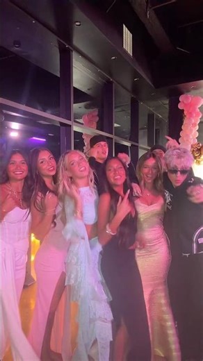 That should be meeee!!! #16kids #notenoughnelsons #justinbieber #friends #glowhouse