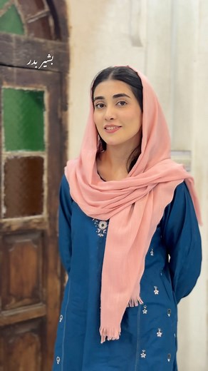 41K views · 2.8K reactions | Bewafa hojy ga….鹿 . . Poetry, Urdu, Shayari, Recitation, Noor ul Hira. | Noor Ul Hira | Facebook