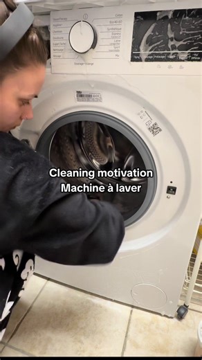 Nettoyage de la machine à laver 🧼 ( je n’est pas nettoyer au niveau de la vidange car je les fait la semaine dernière ) #clean #cleantok #cleaning #cleaningtiktok #cleaningmotivation
