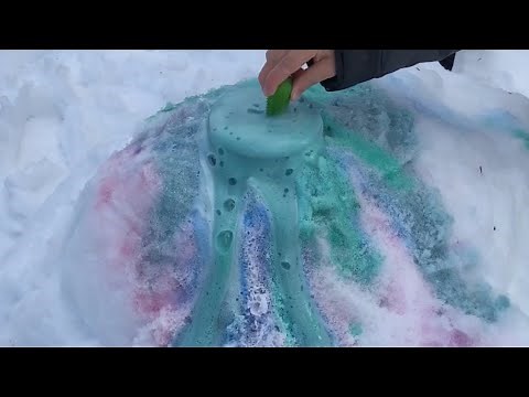 Snow Volcano - kids science experiment - baking soda and vinegar