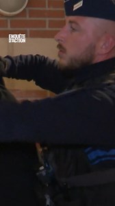 41K views · 382 reactions | "Vous m'avez marave la gu**le"​喝​ Arrêté pour ivresse publique, cet homme alcoolisé ne se laisse pas faire et tombe la tête la première sur le sol. Les policiers doivent appeler les pompiers. #EnquêtedAction "Incivilités, violences, trafics : les polices municipales en première ligne", en streaming sur W9 et M6+ ▶️​ https://www.m6.fr/enquete-daction-p_20597 | Enquête d'Action | Facebook
