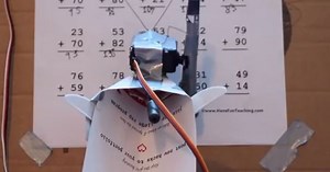 VIDEO A fost inventat robotul care face temele la matematică