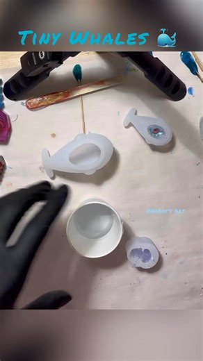 Every pour is an experiment but especially when it’s new. I didn’t realize how tiny these whales were and boy was the tail area narrow! So that being said….glitter & especially glue probably wasn’t the best idea for these.🤷‍♀️ We shall see later. ✌🏼🧡🫶🏼 #resinart #resinpour #inclyresin | Allison Pish