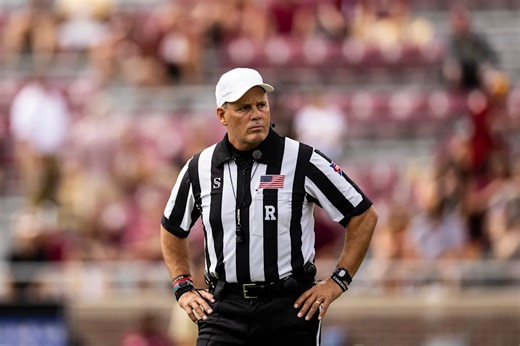 ACC ref quits in frustration after bizarre replay review in UConn-Syracuse