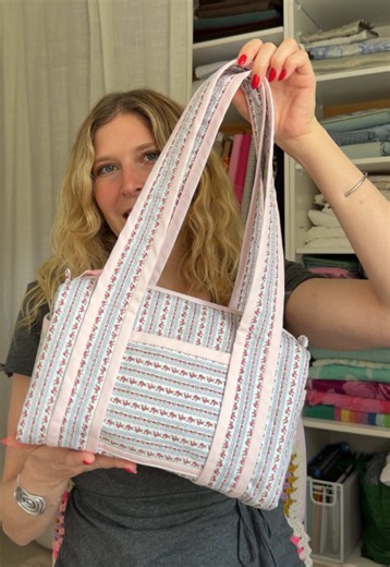 A little update on recreating the Vera Bradley Original 100 Handbag ☺️ Loving how my first attempt went, I’m making a few tweaks to my pattern and then I’ll film a free sew along video for YouTube! 🫶 This cute fabric is from @homecraft.textiles, its the Pink Mini Floral Stripe Cotton Print 💗 #sewinginspiration #verabradley #sewingtutorial #sewingideas