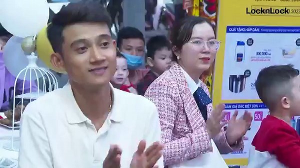 🎉✨ LOCKNLOCK TƯNG BỪNG KHAI TRƯƠNG CỬA HÀNG NHƯỢNG QUYỀN ĐẦU TIÊN TẠI QUẢNG NGÃI🌟🛍️ Cấp báo! Lock-fan nghe rõ trả lời! Cửa hàng nhượng quyền đầu tiên tại miền Trung Tây Nguyên của LocknLock đã chính thức có mặt tại 656 Quang Trung, phường Chánh Lộ, TP. Quảng Ngãi, tỉnh Quảng Ngãi! 🌈 Tiếp nối thành công của các chuỗi cửa hàng nhượng quyền, LocknLock cam kết mang đến cho quý khách hàng không chỉ những sản phẩm chất lượng, tiện dụng mà còn những trải nghiệm tuyệt vời nhất khi mua sắm. Chần chờ 