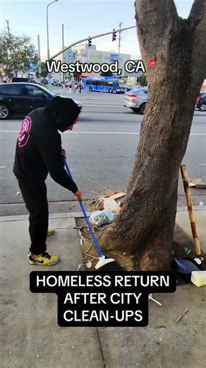 A snapshot of LA’s homeless crisis. City officials say they’re making “no camping signage” for the intersection #LosAngeles #california | Matthew Seedorff