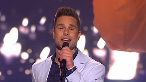 Eloys Video kommt so gut bei euch an: Nun ist es schon in den Youtube Trends in den Top 10. Kein anderer Schlagerstar ist hier mehr vertreten! Keine Helene oder Andrea. Sogar Beatrice Egli hat er überholt.😲 ► Teilt jetzt diesen Beitrag und schaut weiterhin fleißig sein offizielles Video: 👉 https://youtu.be/3VUIL1fE7Pw 👈 Jetzt seinen unvergleichlichen Herzschmerz-Hit hören: https://spoti.fi/2uhybvz Jetzt das Album vorbestellen: CD: www.shop24direct.de/EloyKopfAusHerzAn Fanbox: www.shop24direct