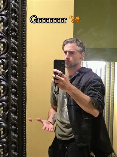 Embrace the Nostalgia: Timeless Energy of 80s Vibes