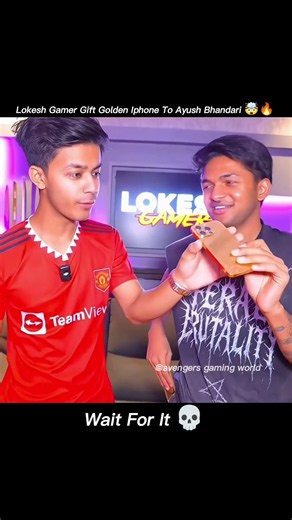 Lokesh Gamer Gifts Golden iPhone To Ayush Bhandari 🤯🔥 Wait For End Reaction 😱#shorts #viral #fyp