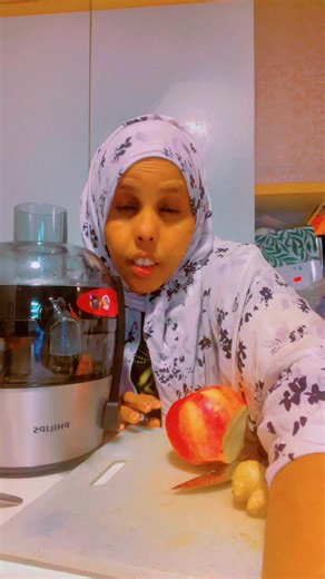 How to Make Fresh Juice with a Philips Juicer