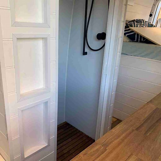 Glideaway Shower Screen: A Review Of Pros And Cons (2023)