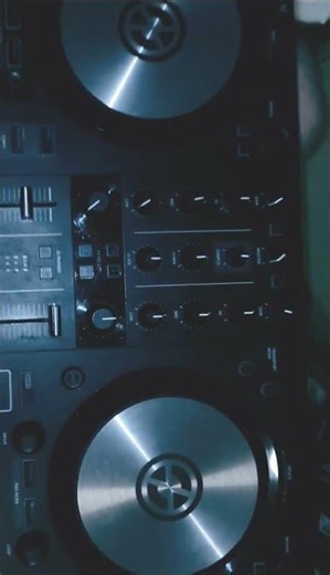 Native Instruments Dj контроллер Traktor Kontrol S2 под phonk JUNIOR FERRARI #megaohuenenenergydrink