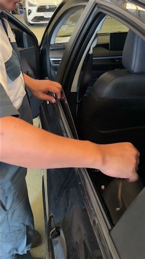 Special Tool to Remove Window Belt Molding 🔧 #carrepair #ซ่อมรถ