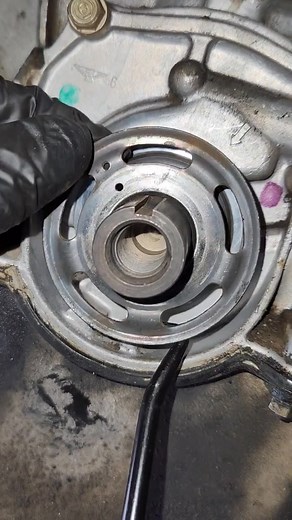 16K views · 46 reactions | HONDA CIVIC FRONT CRANKSHAFT OIL SEAL REMOVAL #mechanical #repairing #shortvideo #reelsviralシfb | Mahar Mujahid | Facebook