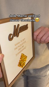 Mama, Du bist das Puzzlestück, das uns zusammenhält!💝 💝Personalisiertes Holzschild mit Familiennamen als Geburtstagsgeschenk. 🎁Hier bestellen👉 https://heartlocker.at/products/personalisiertes-muttertagsgeschenk | Heart Locker